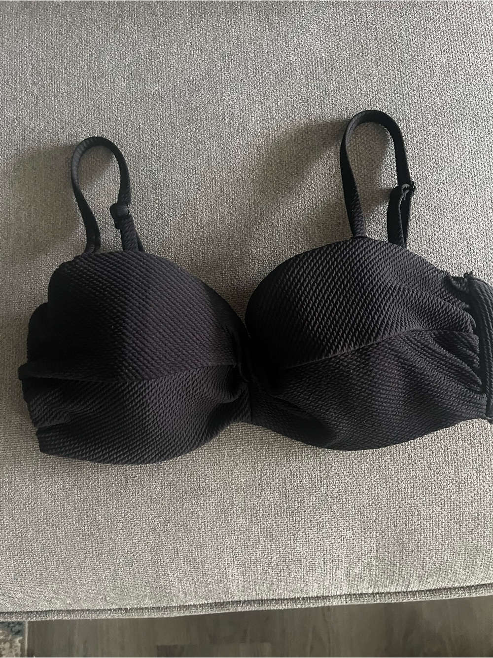 H&M NWOT Black Women's Textured Balconette Bra - Unbranded
